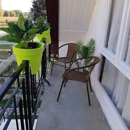 Gemutliches Ferienhaus In Gunaras Casa de Férias Dombóvár